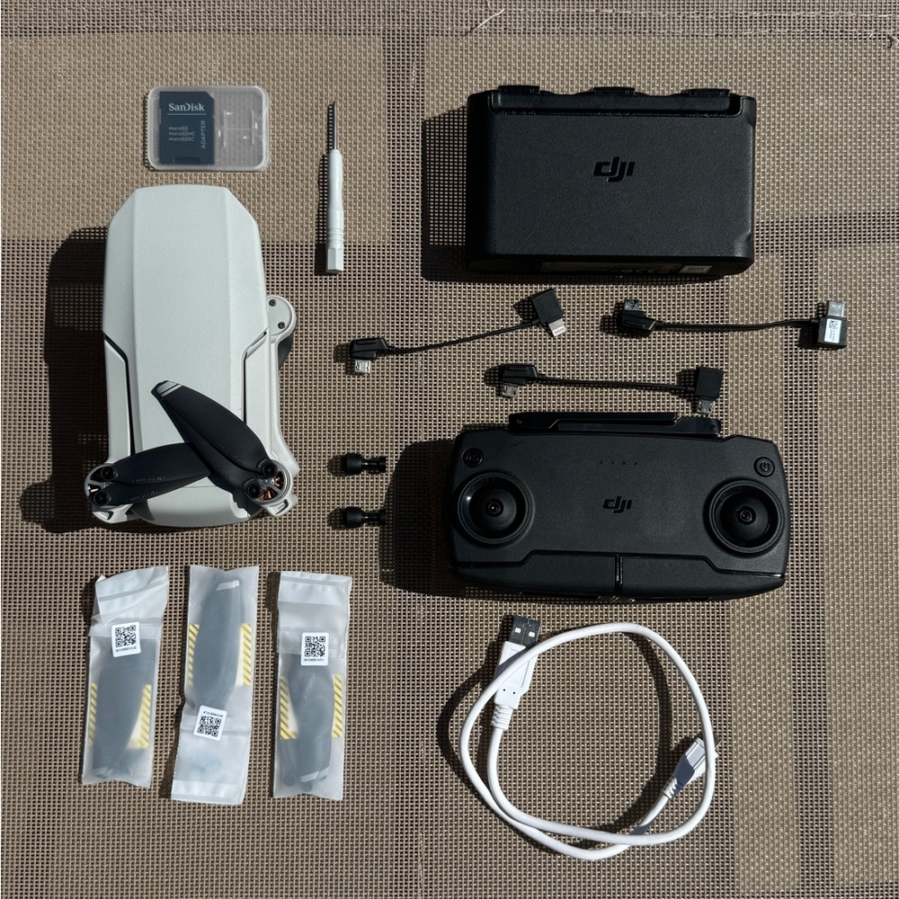 DJI Magic Mini Drone Ultra Light 249g Combo - 1st addition